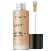 Skeyndor SKINCARE Make Up vitamin C brightening matirajući tekući puder, nijansa 01